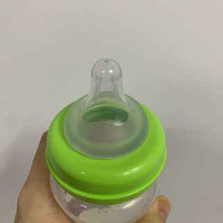 유비맘 신생아젖병 120ml 트리플팩_ 젖꼭지 포함 — 2점을 준 리뷰어가 2020년 3월 올린 사용 사진