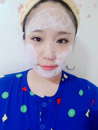 세안 필요 없는 지나인스킨 밀크 버블 에센스 팩 — 5점을 준 리뷰어가 2019년 11월 올린 사용 사진