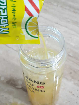 장수농가 리얼깔라만시 원샷 50ml 10팩+보틀 — 5점을 준 리뷰어가 2019년 5월 올린 사용 사진