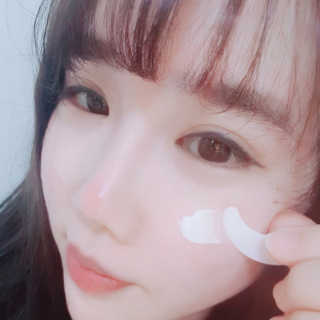 스킨코치 딥 모이스쳐 5D 수분크림 — 4.67점을 준 리뷰어가 2018년 4월 올린 사용 사진