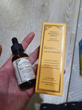 [스킨큐어] 산다화 비타민C 화이트닝 에센스 30ml — 5점을 준 리뷰어가 2020년 3월 올린 사용 사진
