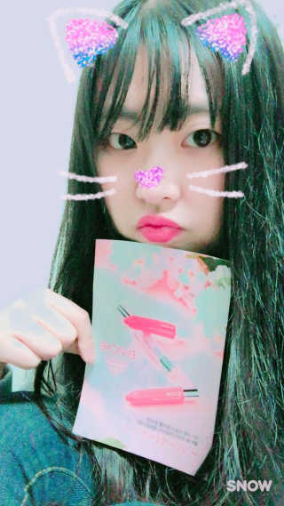 엘비체 트라이앤글로스 컬러 밤 샤인 — 4점을 준 리뷰어가 2016년 12월 올린 사용 사진