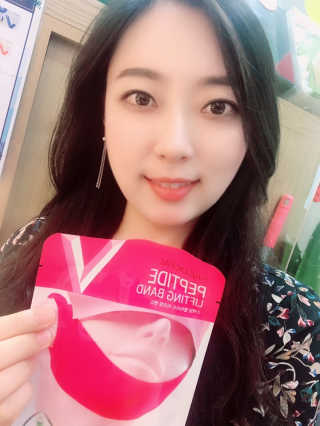 스케덤 펩타이드 리프팅밴드 — 4.5점을 준 리뷰어가 2019년 8월 올린 사용 사진