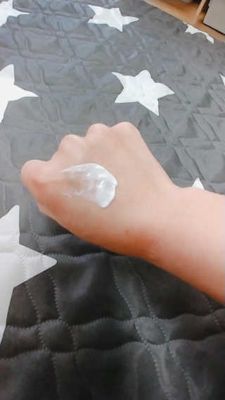 더마비 에브리데이 선블록 SPF50+ PA++++ — 4.5점을 준 리뷰어가 2019년 4월 올린 사용 사진