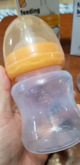 유비맘 신생아젖병 120ml 트리플팩_ 젖꼭지 포함 — 5점을 준 리뷰어가 2020년 4월 올린 사용 사진