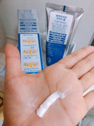 페어아크네 크리미폼 페어아크네 크리미 폼 — 4.5점을 준 리뷰어가 2019년 7월 올린 사용 사진
