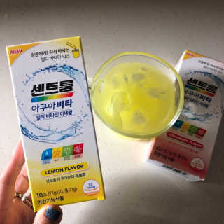 센트룸 아쿠아비타 레몬향, 딸기향 — 5점을 준 리뷰어가 2019년 8월 올린 사용 사진