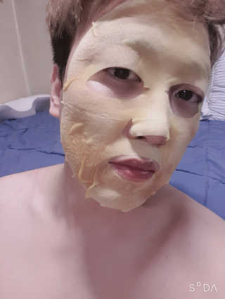 GoodDay Skincare GoodDay 강황 마스크 — 4.5점을 준 리뷰어가 2020년 3월 올린 사용 사진