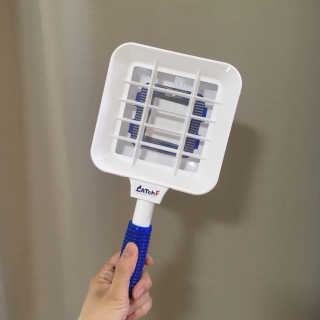 에이블루 신개념 위생 파리채 캐치에프 — 4점을 준 리뷰어가 2018년 6월 올린 사용 사진