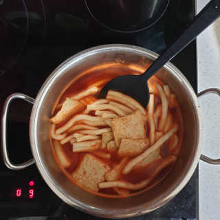 잠실맛집,홍코너떡볶이가우리집에[옛날맛,짜장맛옵션] — 5점을 준 리뷰어가 2019년 11월 올린 사용 사진