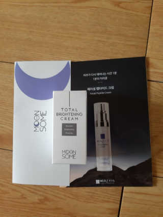 MOONSOME 문썸 토탈 브라이트닝 크림 50ml — 4점을 준 리뷰어가 2019년 3월 올린 사용 사진