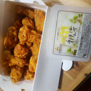 [치킨마루]-  빠사칸윙봉현미 + 콜라 500ml — 4점을 준 리뷰어가 2019년 7월 올린 사용 사진