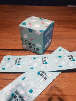 솔테라피 씹는 고체치약 투스탭 스파클레몬 6정 x 5박스 — 3점을 준 리뷰어가 2019년 6월 올린 사용 사진