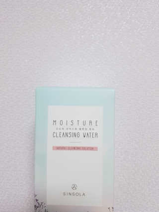 신소라 코스메틱 SINSOLA COSMETIC 신소라 모이스춰 클렌징 워터 — 4.67점을 준 리뷰어가 2017년 11월 올린 사용 사진