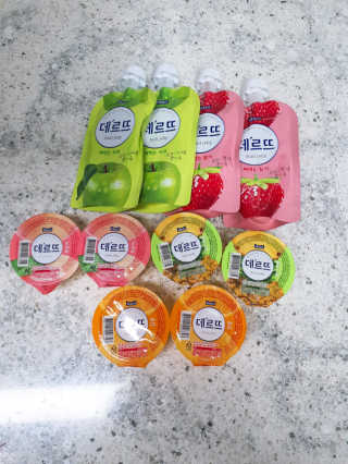 데르뜨 떠먹는 과일 3종, 짜먹는 과일 2종 총 10개 체험 — 5점을 준 리뷰어가 2020년 3월 올린 사용 사진
