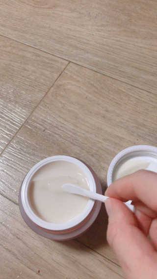 XYZ FORMULA 워터폴 라인 세라크라운 메모리 크림 — 4.67점을 준 리뷰어가 2018년 2월 올린 사용 사진