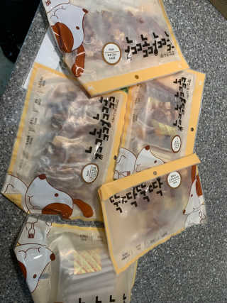 [펫토리아] 뚝딱뚝딱 400g 강아지 간식 베스트5종 — 5점을 준 리뷰어가 2019년 1월 올린 사용 사진
