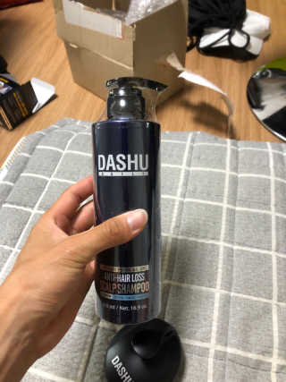 다슈코리아 다슈 단백질 한방 두피 골드 샴푸 500ml +샴푸브러쉬 — 5점을 준 리뷰어가 2019년 5월 올린 사용 사진