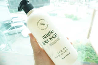 (주)에네스티 내추럴 촉촉  오트밀 바디워시 500ml — 4점을 준 리뷰어가 2019년 10월 올린 사용 사진