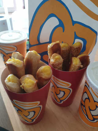 앤티앤스프레즐서초점 [앤티앤스 프레즐 서초본점] 고구마 크림치즈스틱 2인 — 5점을 준 리뷰어가 2019년 10월 올린 사용 사진