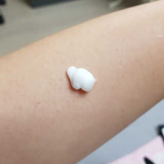 (주)에네스티 내추럴 촉촉  오트밀 바디로션 500ml — 5점을 준 리뷰어가 2019년 11월 올린 사용 사진
