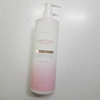 아쿠아큐링 아쿠아S링 퓨어리프레싱 헤어케어 500ml — 5점을 준 리뷰어가 2018년 8월 올린 사용 사진