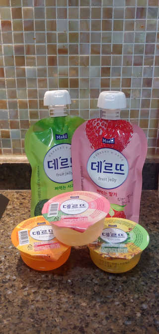 데르뜨 떠먹는 과일 3종, 짜먹는 과일 2종 총 10개 체험 — 5점을 준 리뷰어가 2020년 3월 올린 사용 사진