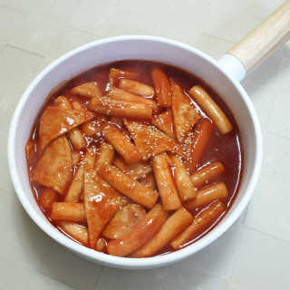 두번째 국떡 국가대표 떡볶이 1팩 + 영미칩 2봉 증정 — 5점을 준 리뷰어가 2019년 2월 올린 사용 사진