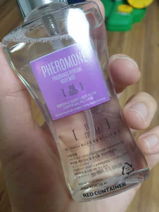 레드컨테이너 페로몬향 퍼퓸 바디미스트 80ml — 3점을 준 리뷰어가 2020년 1월 올린 사용 사진