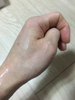 디시크릿 펩타이드 슈퍼 모이스처라이징 에센스 — 4점을 준 리뷰어가 2018년 4월 올린 사용 사진