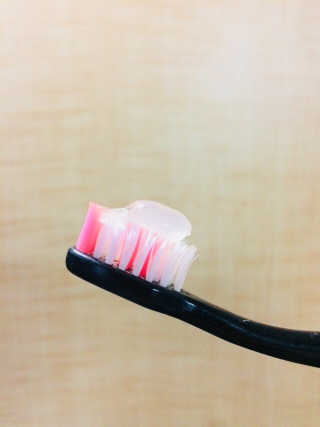 큐어스크립트 닥터폴스 치약 라임만다린향 — 4.33점을 준 리뷰어가 2018년 4월 올린 사용 사진