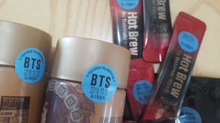 한국야쿠르트 핫브루 콜드브루 BTS 일러스트 — 5점을 준 리뷰어가 2018년 10월 올린 사용 사진