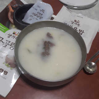 [풀무원] 사골곰탕국밥 황태해장국밥 — 5점을 준 리뷰어가 2018년 6월 올린 사용 사진