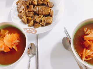 유천냉면 유천 비빔냉면 2인분+메밀지짐만두 280g — 5점을 준 리뷰어가 2018년 6월 올린 사용 사진