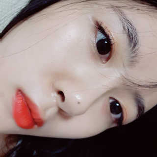헤이미쉬 데일리즘 코랄릭 스틱 아이 섀도우 — 5점을 준 리뷰어가 2018년 3월 올린 사용 사진