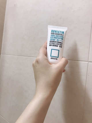 로벡틴 아쿠아 UV 프로텍터 — 5점을 준 리뷰어가 2019년 6월 올린 사용 사진