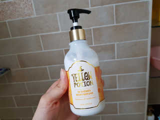 바디홀릭 인샤워 바디퍼퓸 옐로우포션 250ML — 4점을 준 리뷰어가 2019년 4월 올린 사용 사진