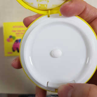 아토팜 톡톡 페이셜 선팩트 SPF43 PA+++ — 4.17점을 준 리뷰어가 2019년 6월 올린 사용 사진
