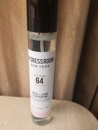 더블유드레스룸 드레스퍼퓸 150ml — 3.5점을 준 리뷰어가 2018년 5월 올린 사용 사진