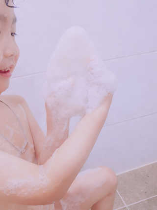 닥터로라 닥터롤라 엄마바바 깨끗하게 되지곤약 스폰지 — 5점을 준 리뷰어가 2018년 10월 올린 사용 사진