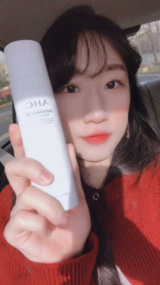 AHC 에이 에이치 씨 미니멀 10 워터리 에센스 — 5점을 준 리뷰어가 2018년 12월 올린 사용 사진