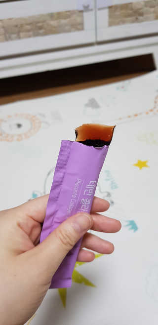 네츄럴굿띵스 태반 콜라겐 젤리 15포 — 4점을 준 리뷰어가 2019년 3월 올린 사용 사진