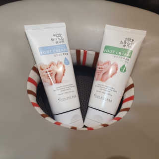 (주)에네스티 에네스티 수안수 실크스킨 풋크림 1+1 — 4점을 준 리뷰어가 2019년 10월 올린 사용 사진