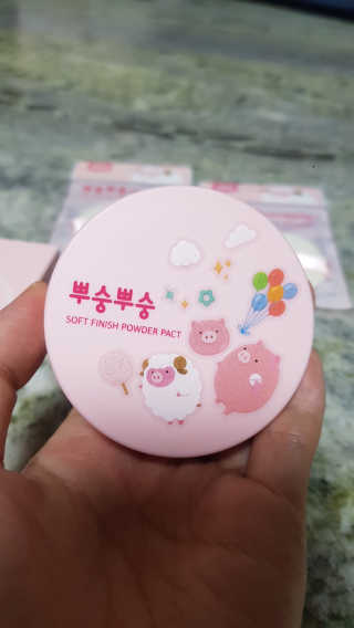 미팩토리 뿌숭뿌숭팩트 + 퍼프 2개 추가 증정 — 4점을 준 리뷰어가 2019년 8월 올린 사용 사진