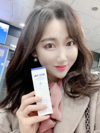 [룰루앤코] 블루톡 톤업 광채 크림 — 4.5점을 준 리뷰어가 2019년 12월 올린 사용 사진