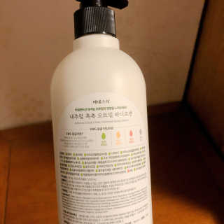 (주)에네스티 내추럴 촉촉  오트밀 바디로션 500ml — 5점을 준 리뷰어가 2019년 10월 올린 사용 사진