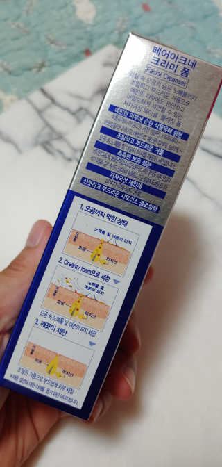 페어아크네 크리미폼 페어아크네 크리미 폼 — 5점을 준 리뷰어가 2019년 8월 올린 사용 사진