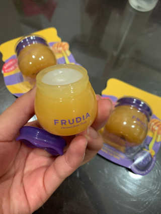 [후르디아] 블루베리 과즙 듬뿍 꿀과즙립밤 3개 세트 — 5점을 준 리뷰어가 2019년 10월 올린 사용 사진