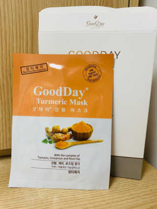 GoodDay Skincare GoodDay 강황 마스크 — 5점을 준 리뷰어가 2020년 3월 올린 사용 사진