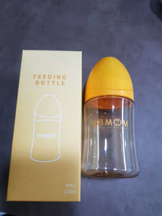 유비맘 PPSU 젖병 노꼭지_200ml_컬러 랜덤 발송 — 4점을 준 리뷰어가 2020년 1월 올린 사용 사진